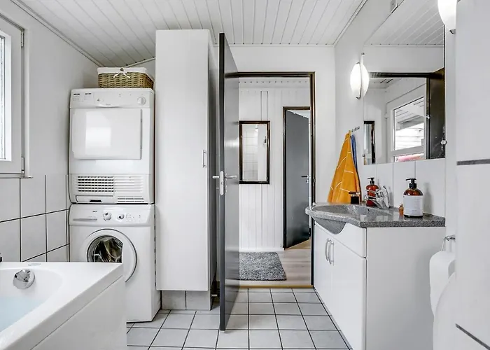 Holiday home Brombaervaenget Ix *